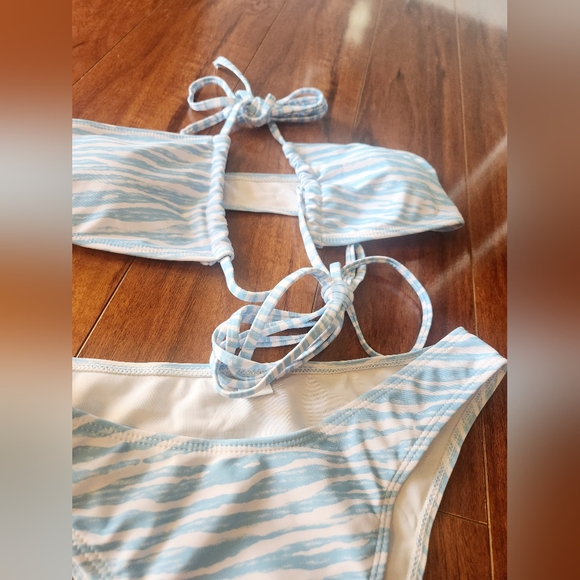 Criss Cross Halter Bikini Set - Picture 3 of 5
